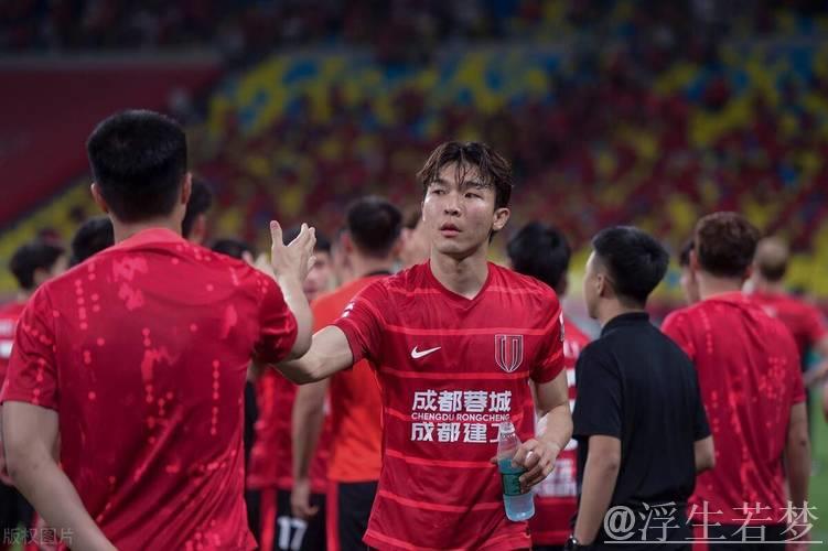 元敏诚劲射建功 成都蓉城率先破门 元敏诚劲射建功 成都蓉城率先破门