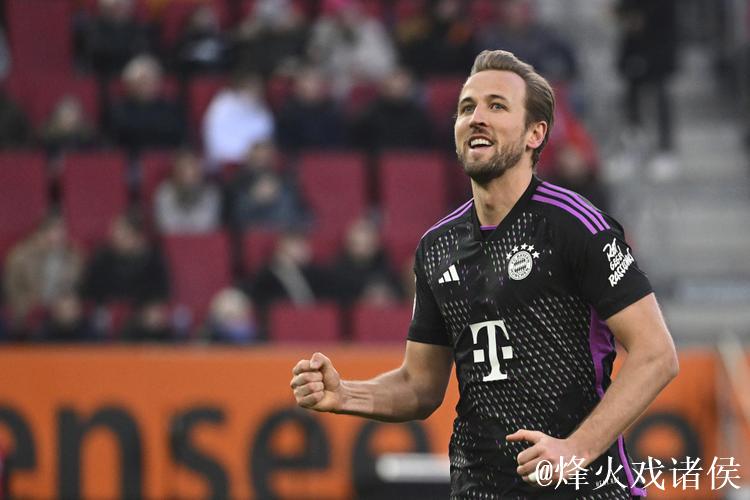 德甲-莱万破纪录进球 诺伊尔神勇扑点 拜仁2-1胜升班马