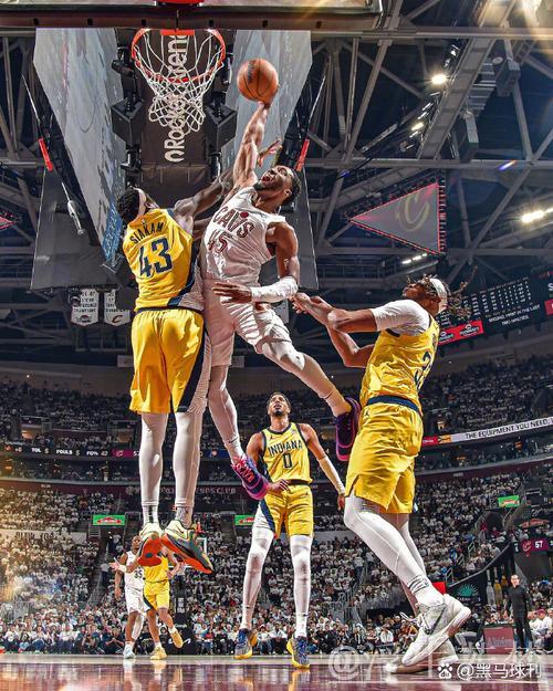 米切尔轰33分难救主 哈利伯顿22+13助步行者击败骑士迎首胜 米切尔轰33分难救主 哈利伯顿22+13助步行者击败骑士迎首胜