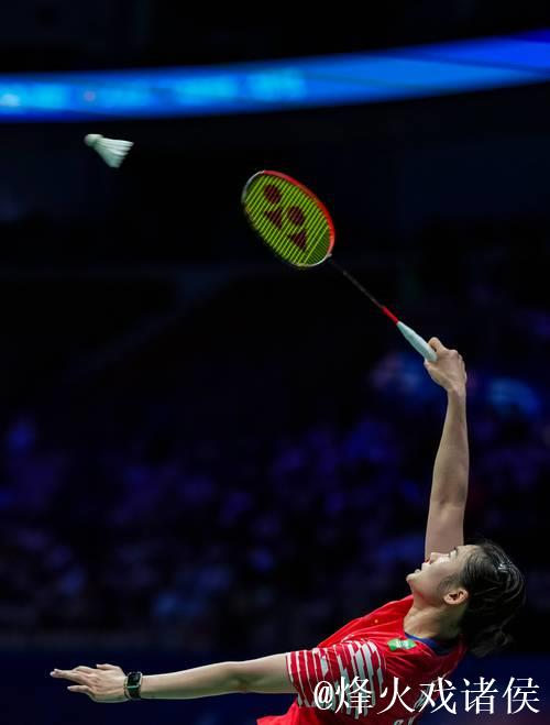 中国羽毛球大师赛:陈雨菲1-2不敌韩悦无缘半决赛 中国羽毛球大师赛:陈雨菲1-2不敌韩悦无缘半决赛